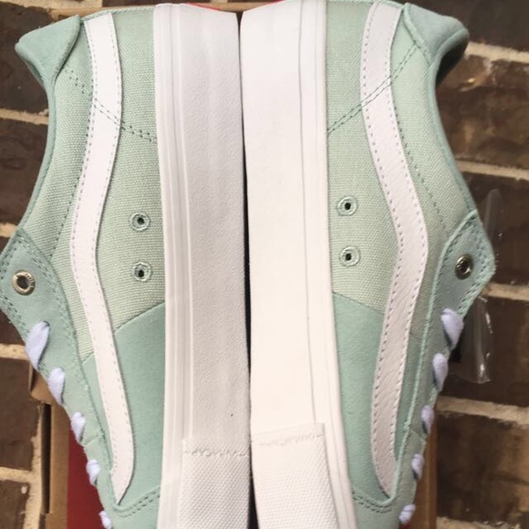 SOLD 💥 VANS Tiffany Blue, Mens 11 EXCLUSIVES 🔥 - Picture 2 of 5